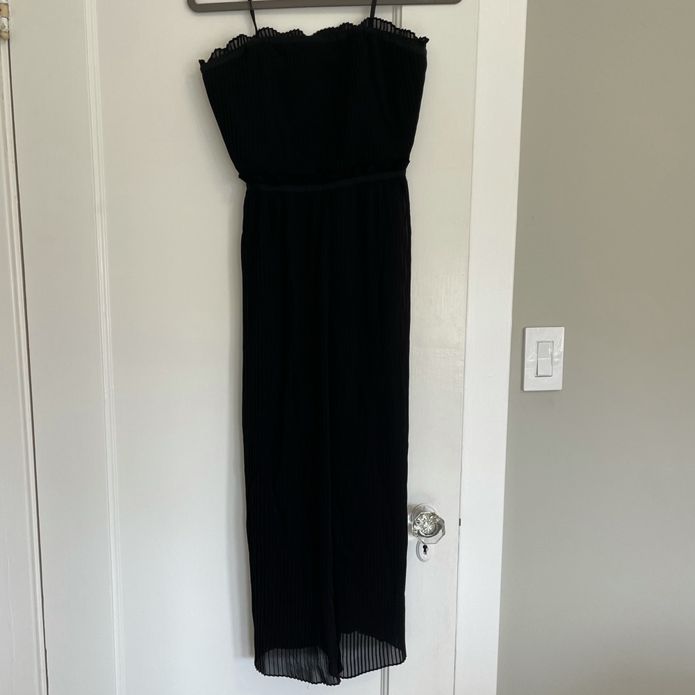 Club Monaco pleated black jumpsuit size 4